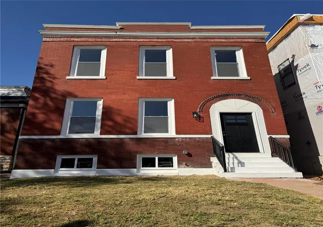 Photo 1 of Single family home for sale at 4211 Norfolk Ave, Saint Louis, MO 63110 | MLS# 24061812 | Listing updated on 2025-02-27
