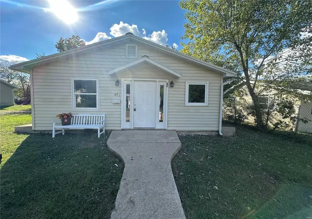 Photo 1 of Single family home for sale at 451 Fair St, Sullivan, MO 63080 | MLS# 24061819 | Listing updated on 2024-11-27
