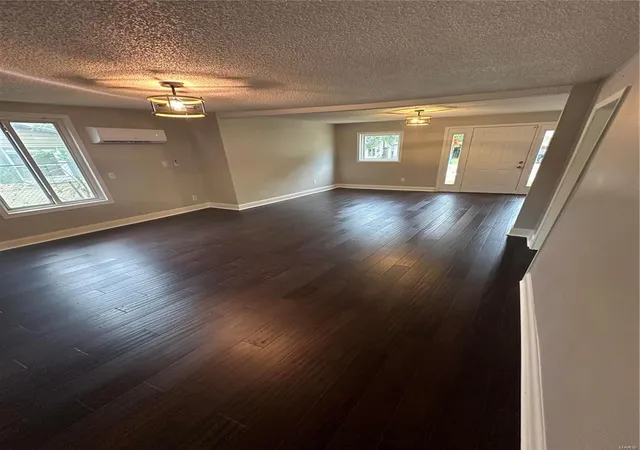 Photo 3 of Single family home for sale at 451 Fair St, Sullivan, MO 63080 | MLS# 24061819 | Listing updated on 2024-11-27