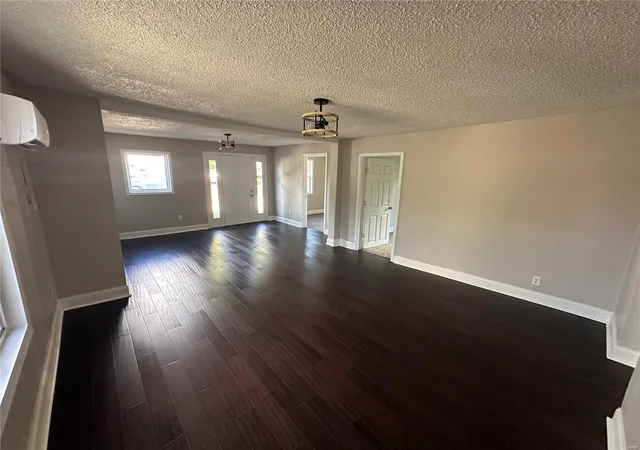 Photo 3 of Single family home for sale at 451 Fair St, Sullivan, MO 63080 | MLS# 24061819 | Listing updated on 2024-11-27