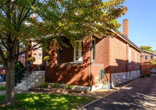 Photo 2 of Single family home for sale at 5125 Rosa Ave, Saint Louis, MO 63109 | MLS# 24061946 | Listing updated on 2024-10-09