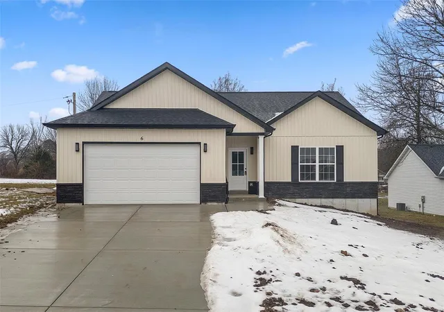 Photo 2 of Sale Pending at 6 Redbud Cir, Jonesburg, MO 63351 | MLS# 24061959 | Listing updated on 2025-03-03