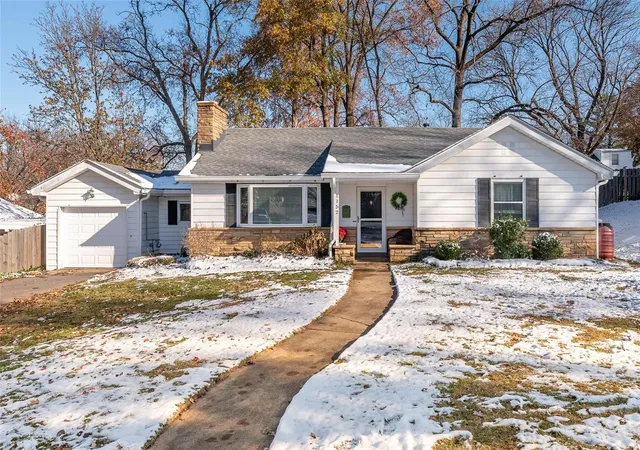 Photo 1 of Single family home for sale at 1152 Evans Ave, Saint Louis, MO 63122 | MLS# 24062114 | Listing updated on 2024-12-18