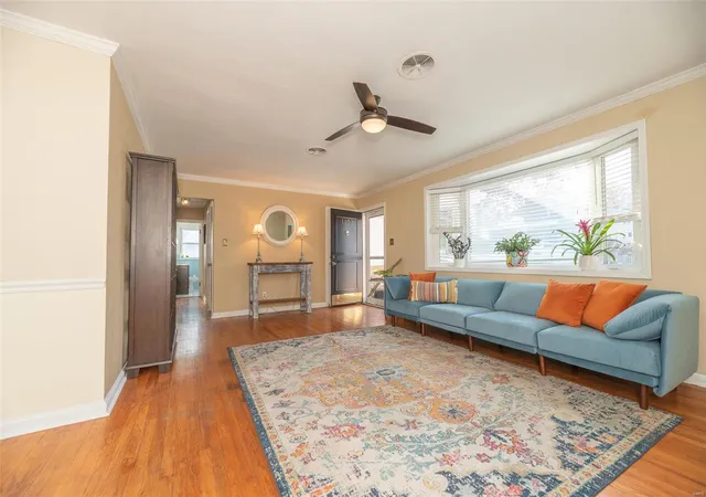 Photo 3 of Single family home for sale at 1152 Evans Ave, Saint Louis, MO 63122 | MLS# 24062114 | Listing updated on 2024-12-18