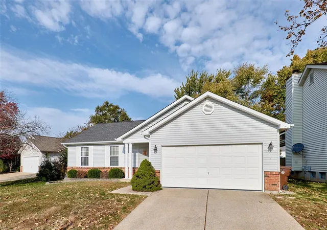 Photo 1 of Sale Pending at 64 Gray Owl Garth Ct, Saint Peters, MO 63304 | MLS# 24062363 | Listing updated on 2024-11-13