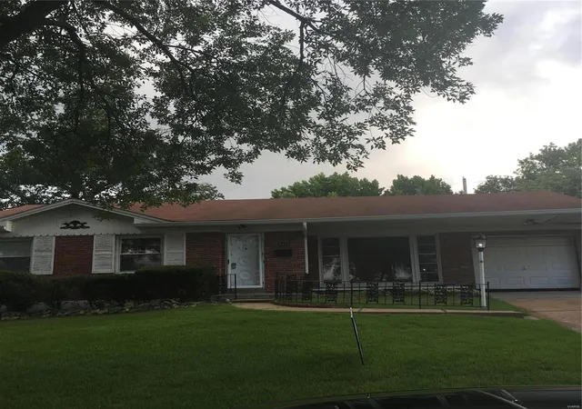 Photo 2 of Single family home for sale at 7950 Glenside Pl, Saint Louis, MO 63130 | MLS# 24062368 | Listing updated on 2025-03-12