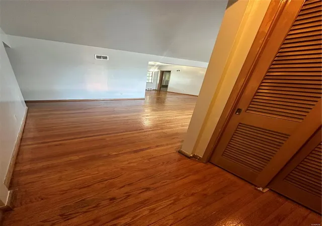 Photo 3 of Single family home for sale at 7950 Glenside Pl, Saint Louis, MO 63130 | MLS# 24062368 | Listing updated on 2025-03-12