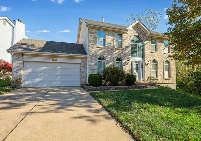 Photo 3 of Single family home for sale at 16261 Autumn View Ter Dr, Ellisville, MO 63011 | MLS# 24062398 | Listing updated on 2024-11-04