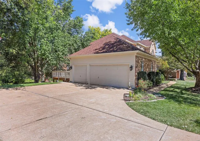 Photo 2 of Single family home for sale at 2451 Christopher Winds Ln, Saint Louis, MO 63129 | MLS# 24062445 | Listing updated on 2024-12-02