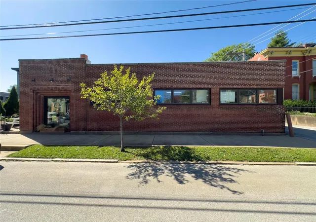 Photo 1 of Sale Pending at 1219 S Boyle Ave, Saint Louis, MO 63110 | MLS# 24062534 | Listing updated on 2024-11-28