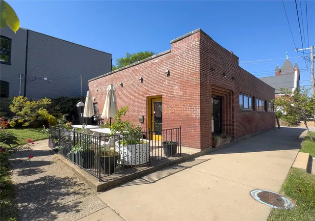 Photo 3 of Sale Pending at 1219 S Boyle Ave, Saint Louis, MO 63110 | MLS# 24062534 | Listing updated on 2024-11-28