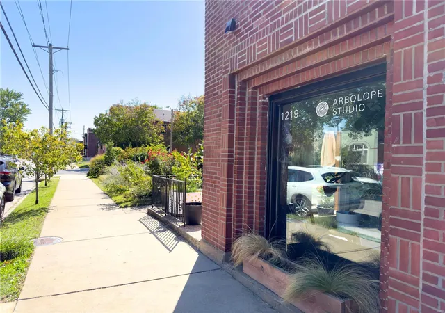Photo 3 of Sale Pending at 1219 S Boyle Ave, Saint Louis, MO 63110 | MLS# 24062534 | Listing updated on 2024-11-28