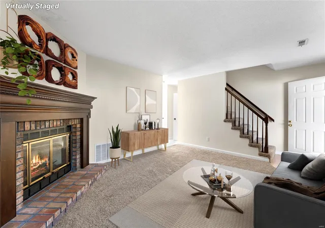Photo 2 of Townhouse for sale at 33 Trailside Ct #1, Saint Peters, MO 63303 | MLS# 24062555 | Listing updated on 2024-12-10