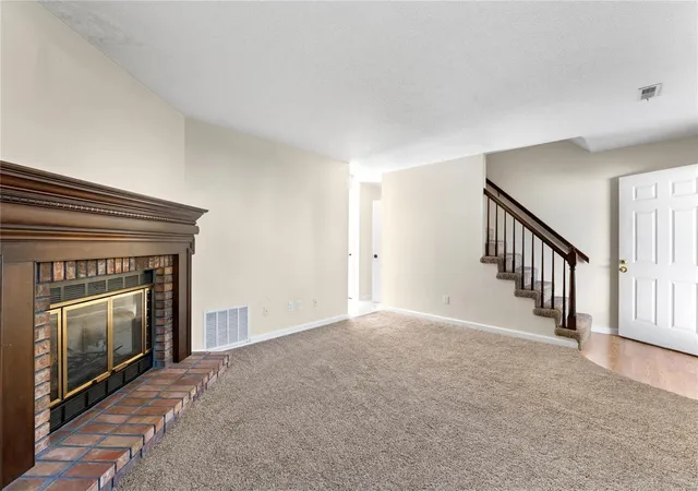 Photo 4 of Townhouse for sale at 33 Trailside Ct #1, Saint Peters, MO 63303 | MLS# 24062555 | Listing updated on 2024-12-10