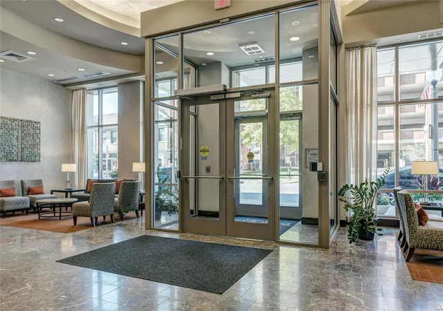 Photo 2 of Condo for sale at 4909 Laclede Ave #1105, Saint Louis, MO 63108 | MLS# 24062578 | Listing updated on 2024-10-29