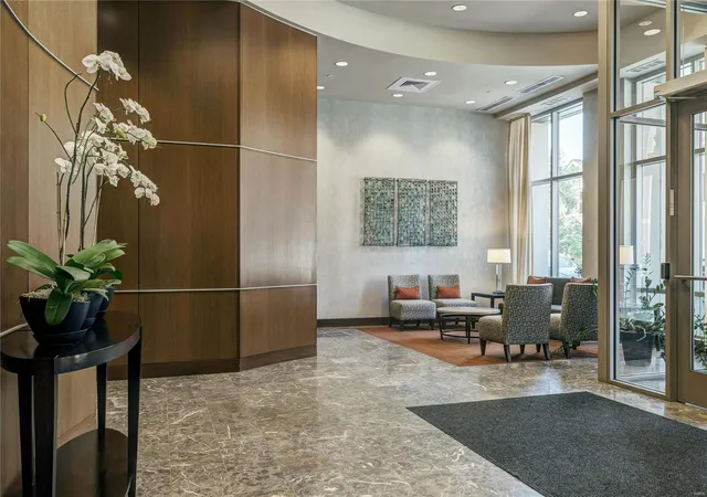 Photo 3 of Condo for sale at 4909 Laclede Ave #1105, Saint Louis, MO 63108 | MLS# 24062578 | Listing updated on 2024-10-29