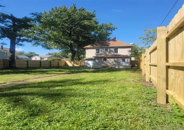 Photo 3 of Single family home for sale at 2252 Delmar Ave, Granite City, IL 62040 | MLS# 24062705 | Listing updated on 2024-10-17