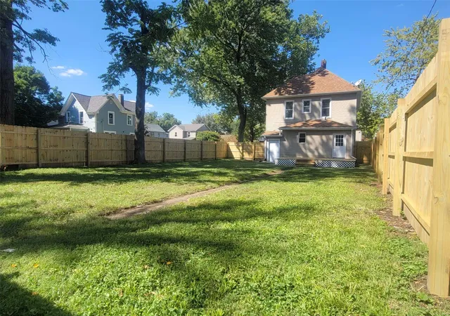 Photo 4 of Single family home for sale at 2252 Delmar Ave, Granite City, IL 62040 | MLS# 24062705 | Listing updated on 2024-10-17