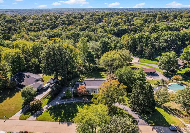 Photo 1 of Single family home for sale at 111 Ridge Crst Dr, Chesterfield, MO 63017 | MLS# 24062767 | Listing updated on 2024-11-11