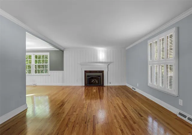 Photo 4 of Single family home for sale at 111 Ridge Crst Dr, Chesterfield, MO 63017 | MLS# 24062767 | Listing updated on 2024-11-11