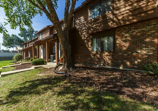 Photo 3 of Townhouse for sale at 12 Cedar Grove Court, Saint Charles, MO 63304 | MLS# 24062821 | Listing updated on 2024-11-26