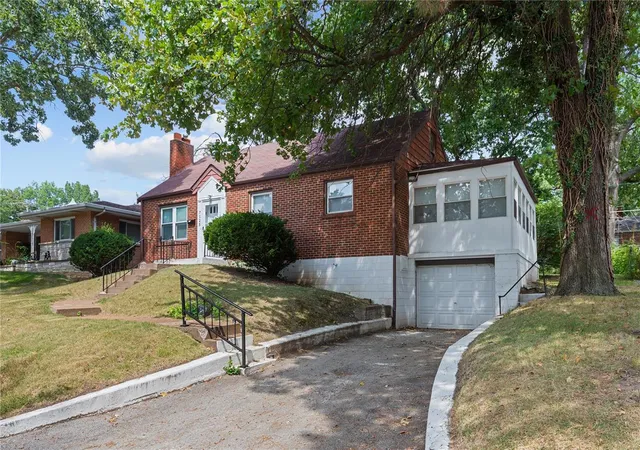 Photo 1 of Single family home for sale at 7125 Farley Ave, Saint Louis, MO 63121 | MLS# 24062920 | Listing updated on 2024-12-07