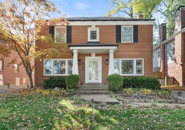 Photo 1 of Single family home for sale at 8160 Stratford Dr, Saint Louis, MO 63105 | MLS# 24062965 | Listing updated on 2024-12-08