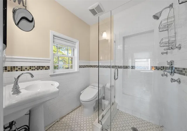 Photo 3 of Single family home for sale at 8160 Stratford Dr, Saint Louis, MO 63105 | MLS# 24062965 | Listing updated on 2024-12-08