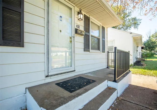 Photo 3 of Sale Pending at 432 Midlothian Rd, Saint Louis, MO 63137 | MLS# 24063016 | Listing updated on 2024-11-26