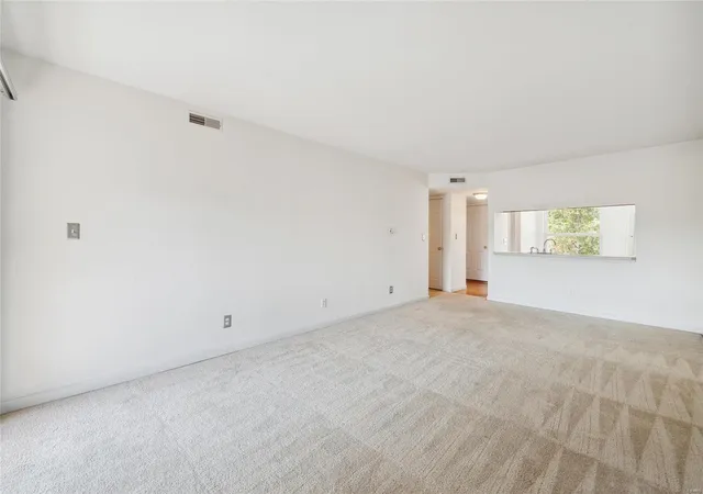 Photo 3 of Condo for sale at 1984 Greenglen Dr #301, Saint Louis, MO 63122 | MLS# 24063046 | Listing updated on 2024-10-17
