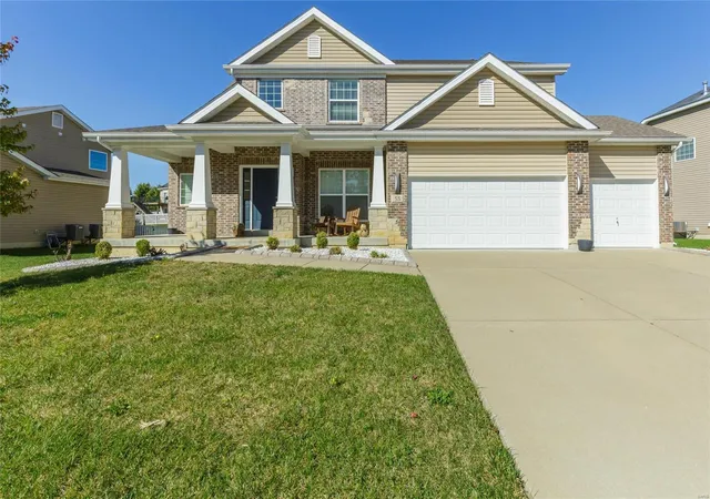 Photo 2 of Single family home for sale at 55 Mason Cir, Lake Saint Louis, MO 63367 | MLS# 24063368 | Listing updated on 2024-12-15