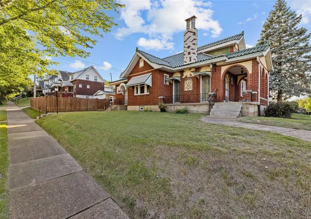 Photo 3 of Sale Pending at 5802 Columbia Ave, Saint Louis, MO 63139 | MLS# 24063424 | Listing updated on 2024-12-02