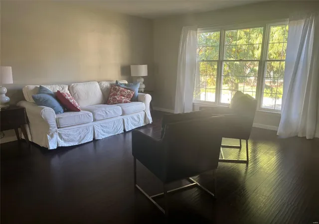 Photo 4 of Single family home for sale at 7527 Claymont Ct, Belleville, IL 62223 | MLS# 24063455 | Listing updated on 2024-12-03