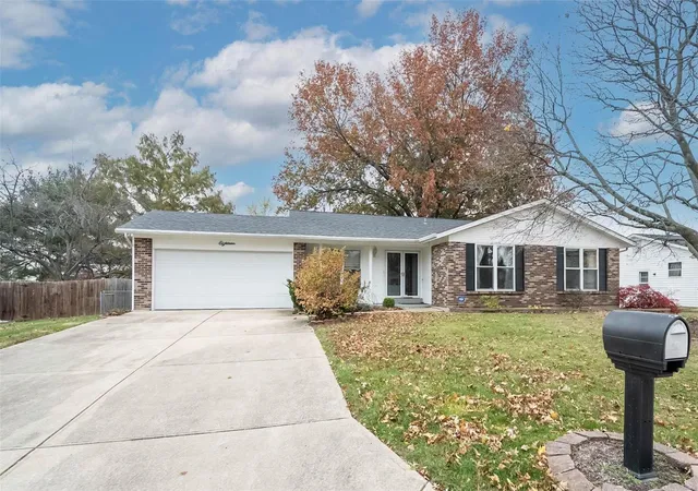 Photo 2 of Sale Pending at 18 Lake Meramec Dr, Saint Peters, MO 63376 | MLS# 24063474 | Listing updated on 2024-12-01