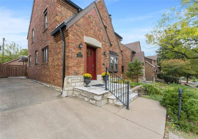 Photo 4 of Single family home for sale at 7457 Cornell Ave, Saint Louis, MO 63130 | MLS# 24063576 | Listing updated on 2024-12-09