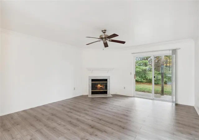 Listing Photo 5 - Condo for sale in building located at 6 Sugarwood Ct, Saint Peters, MO 63376 - Unit #4