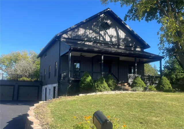 Photo 1 of Single family home for sale at 27 Hamlin Heights, Hannibal, MO 63401 | MLS# 24063616 | Listing updated on 2025-03-18