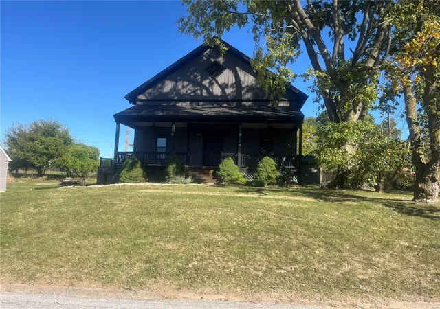 Photo 3 of Single family home for sale at 27 Hamlin Heights, Hannibal, MO 63401 | MLS# 24063616 | Listing updated on 2025-03-18
