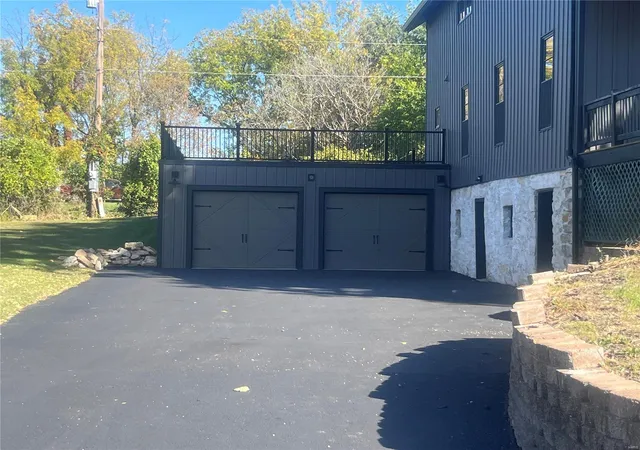 Photo 4 of Single family home for sale at 27 Hamlin Heights, Hannibal, MO 63401 | MLS# 24063616 | Listing updated on 2025-03-18
