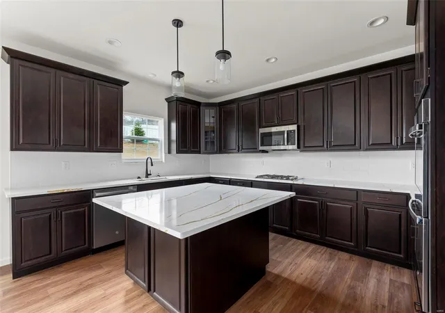 Photo 3 of Single family home for sale at 2 Sequoia At Elm Xing, Saint Peters, MO 63376 | MLS# 24063702 | Listing updated on 2025-03-17