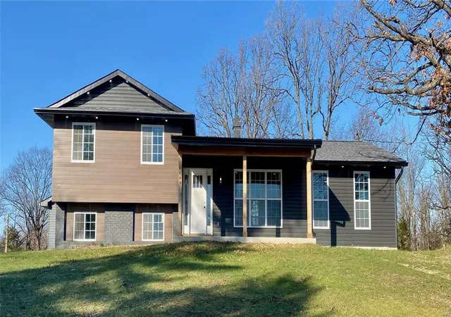 Single family home for sale at 1617 Woods Crk Rd, Robertsville, MO 63072 | MLS# 24063711