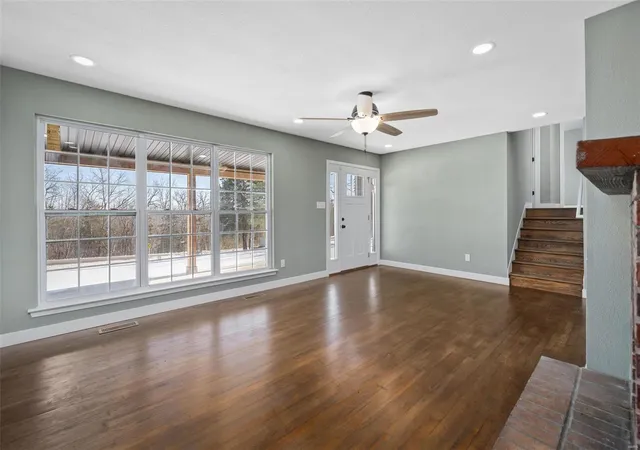 Photo 3 of Single family home for sale at 1617 Woods Crk Rd, Robertsville, MO 63072 | MLS# 24063711 | Listing updated on 2025-03-12