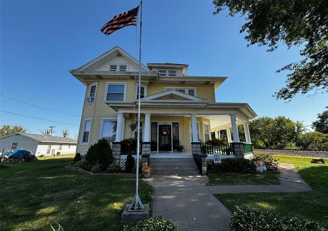 Photo 28 of Sale Pending at 102 N Clark St, Vandalia, MO 63382 | MLS# 24064021 | Listing updated on 2024-11-13