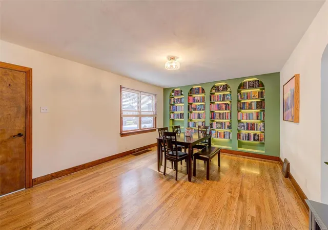 Photo 2 of Sale Pending at 1138 Perry St, Saint Charles, MO 63301 | MLS# 24064027 | Listing updated on 2024-12-15