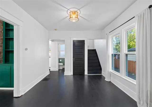 Photo 3 of Single family home for sale at 833 Atalanta Ave, Saint Louis, MO 63119 | MLS# 24064041 | Listing updated on 2024-12-09