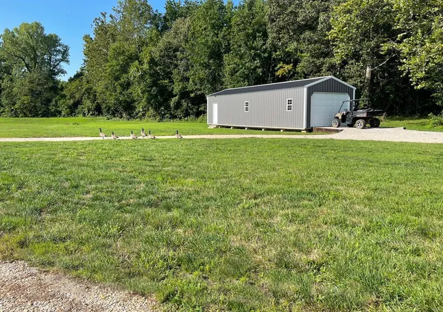 Photo 2 of Single family home for sale at 18428 Lake Circle Dr, Dexter, MO 63841 | MLS# 24064128 | Listing updated on 2024-10-09