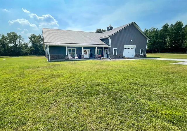Photo 34 of Single family home for sale at 18428 Lake Circle Dr, Dexter, MO 63841 | MLS# 24064128 | Listing updated on 2024-10-09