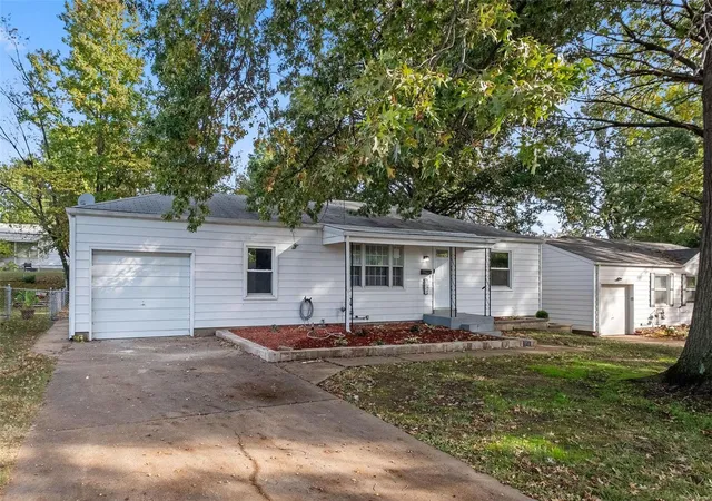 Photo 1 of Sale Pending at 1229 Addison Dr, Saint Louis, MO 63137 | MLS# 24064317 | Listing updated on 2024-12-11
