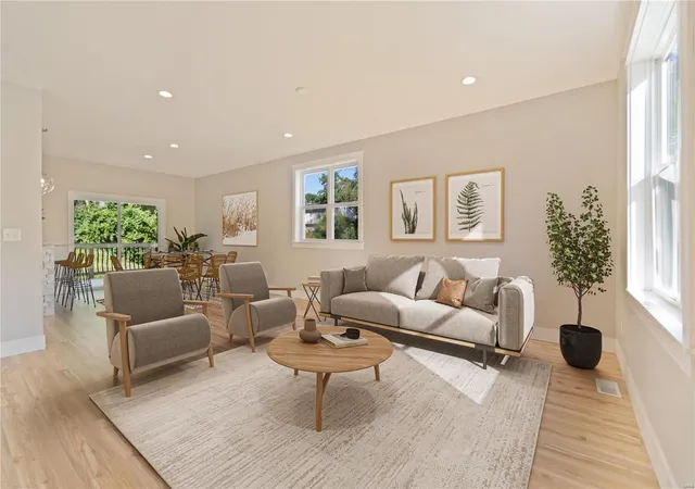 Photo 3 of Single family home for sale at 2237 Huntington Ave, Saint Louis, MO 63114 | MLS# 24064398 | Listing updated on 2024-11-25