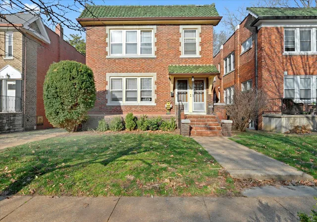 Photo 1 of Multi family home for sale at 1027 Commodore Dr, Saint Louis, MO 63117 | MLS# 24064434 | Listing updated on 2025-03-15